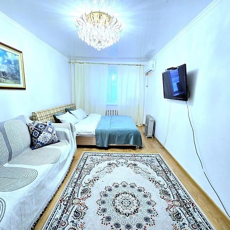 Ferienwohnung Двухкомнатная "Аэропорт Астана" Exterior foto